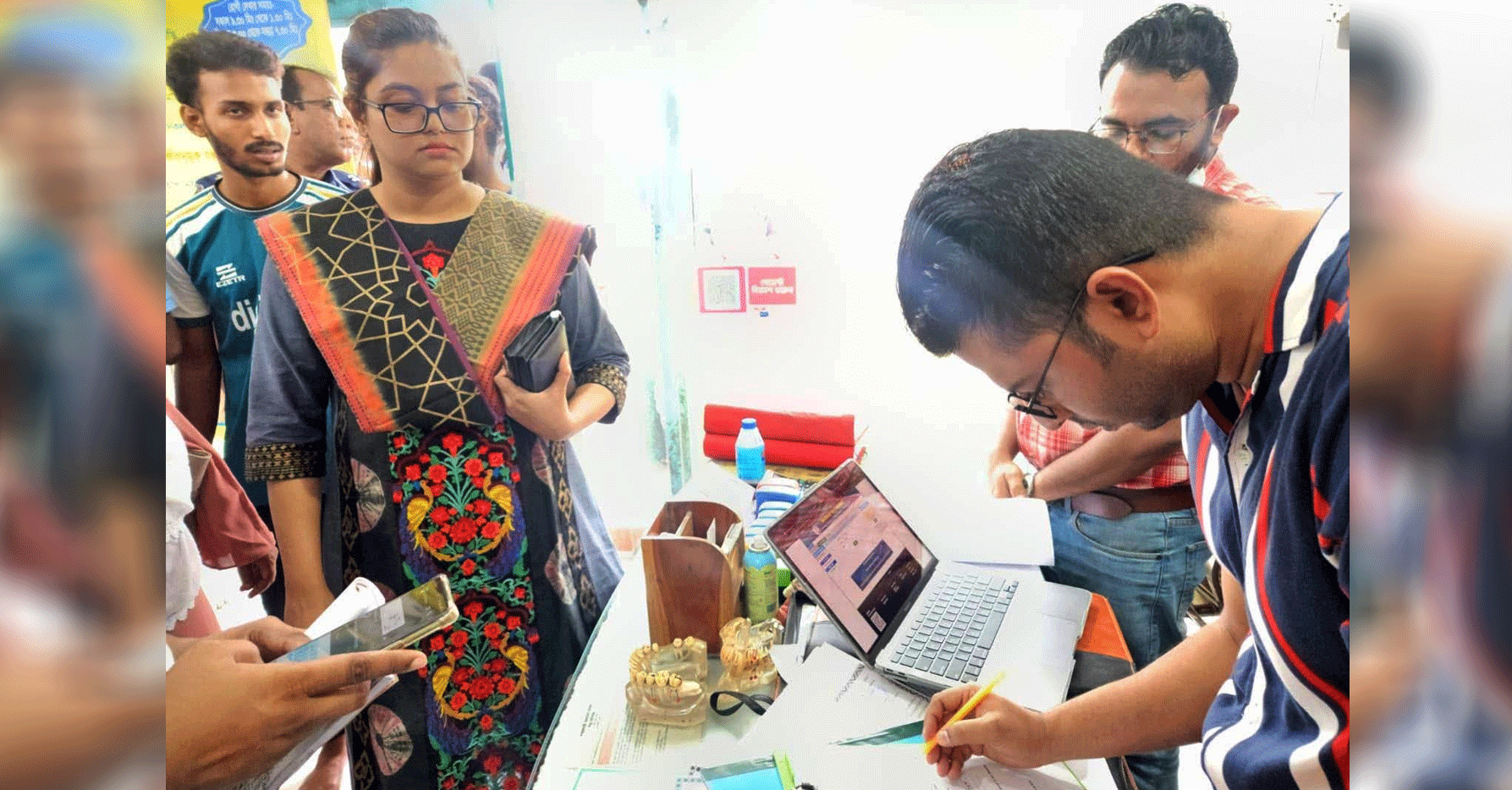 দোহারে ভুয়া চিকিৎসক দিয়ে চিকিৎসাসেবা, তিন ডেন্টাল চেম্বারকে জরিমানা