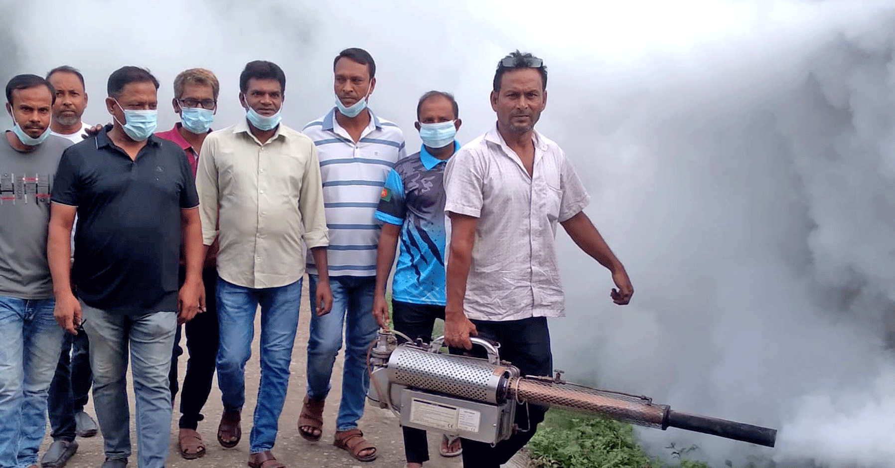 নলডাঙ্গায় যুবদলের উদ্যোগে মশক নিধন অভিযান
