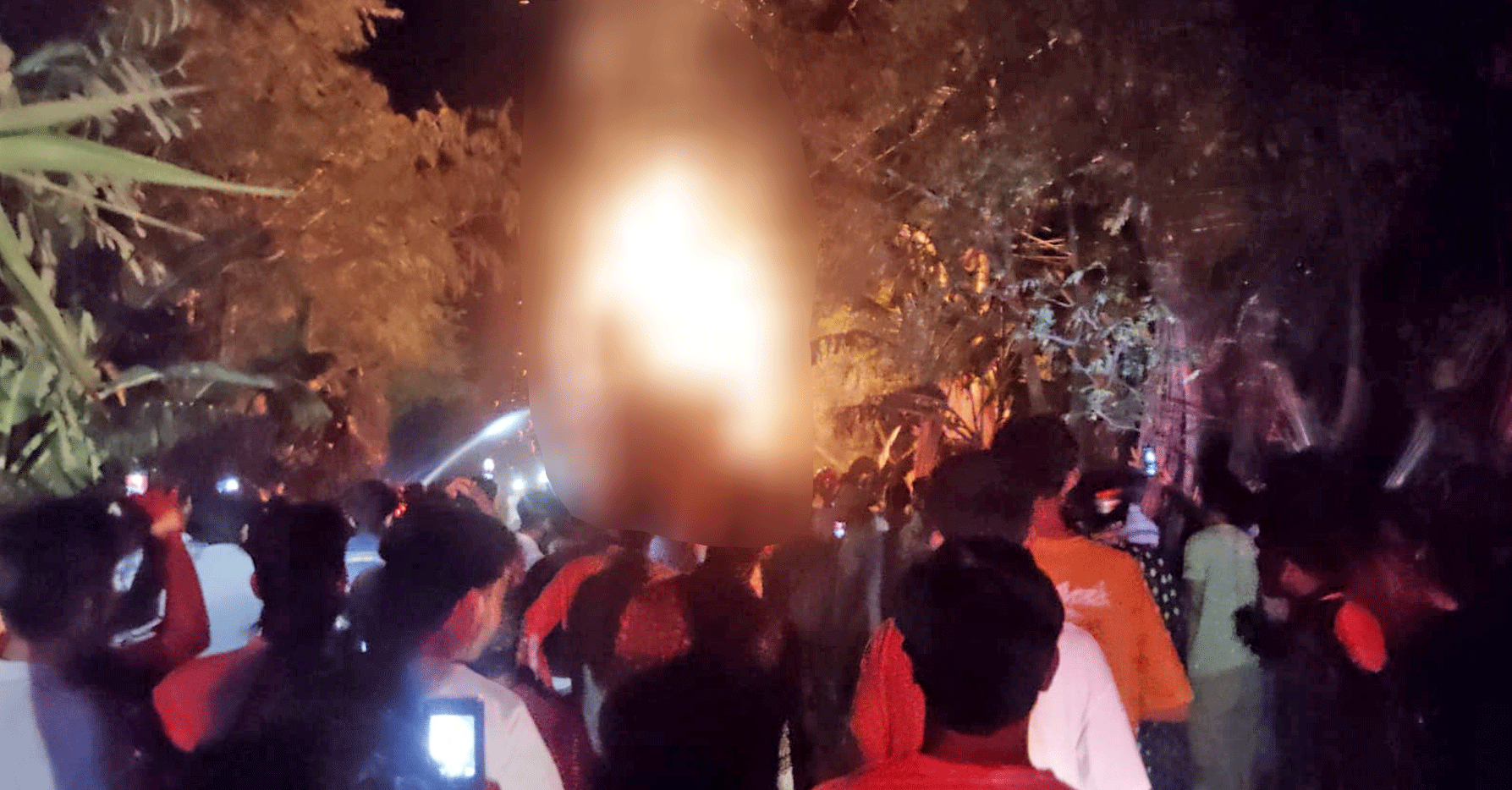 নাটোরের নলডাঙ্গায় পাটখড়ি ভর্তি ট্রাকে আগুন, ৩০ হাজার টাকার ক্ষতি