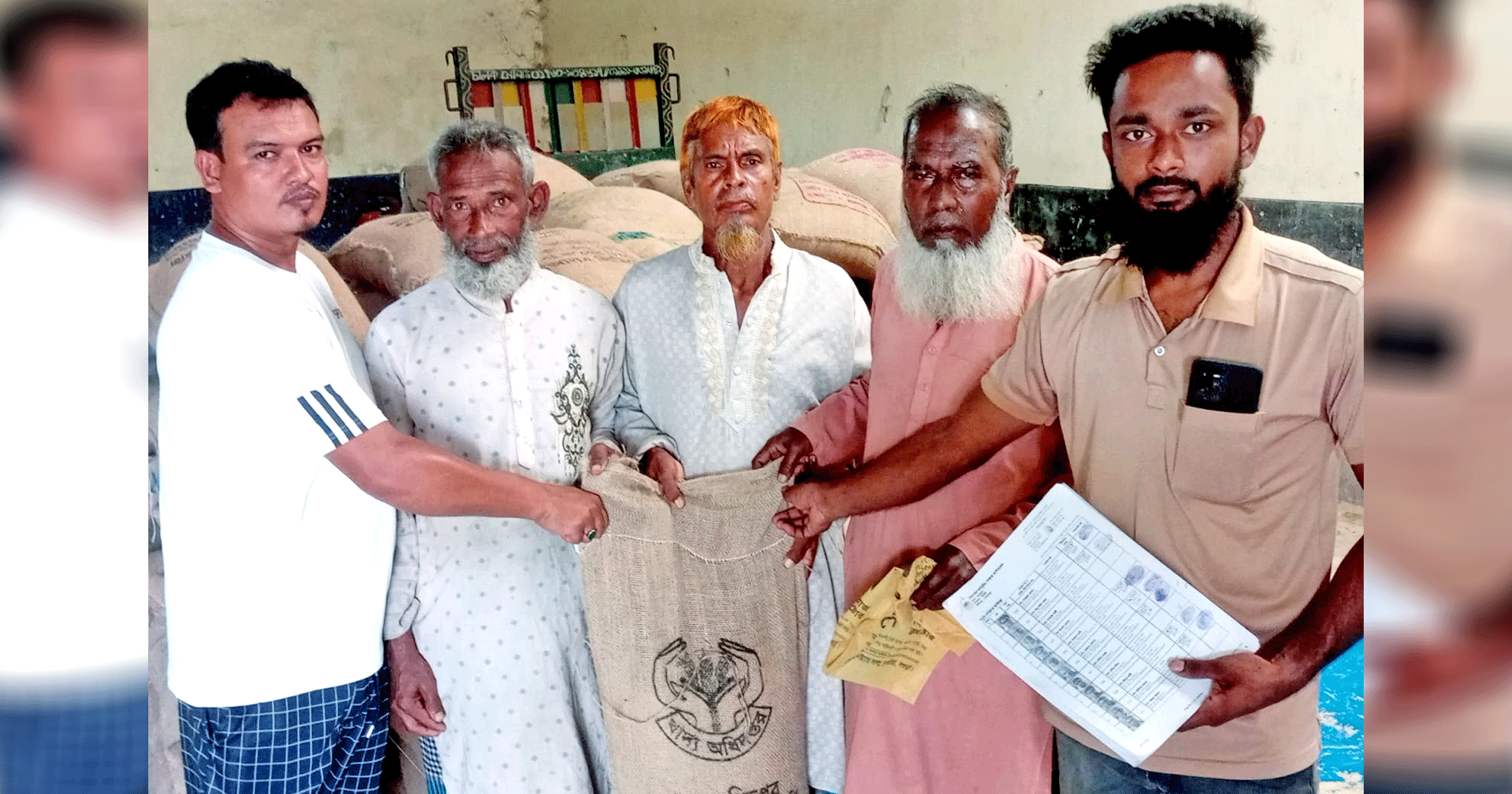 পাঁচবিবিতে স্বল্প মূল্যে চাল বিক্রি