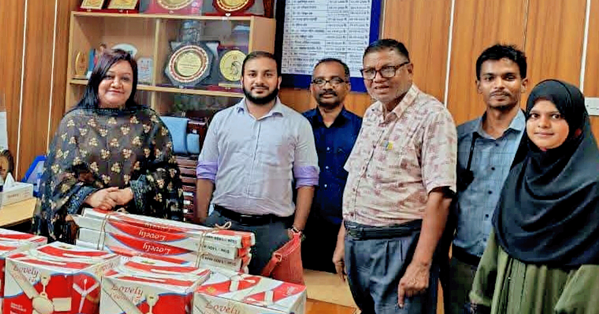 শ্রীমঙ্গল স্বাস্থ্য কমপ্লেক্সে ৬টি সিলিং ফ্যান দিল ‘সোশ্যাল এইড’