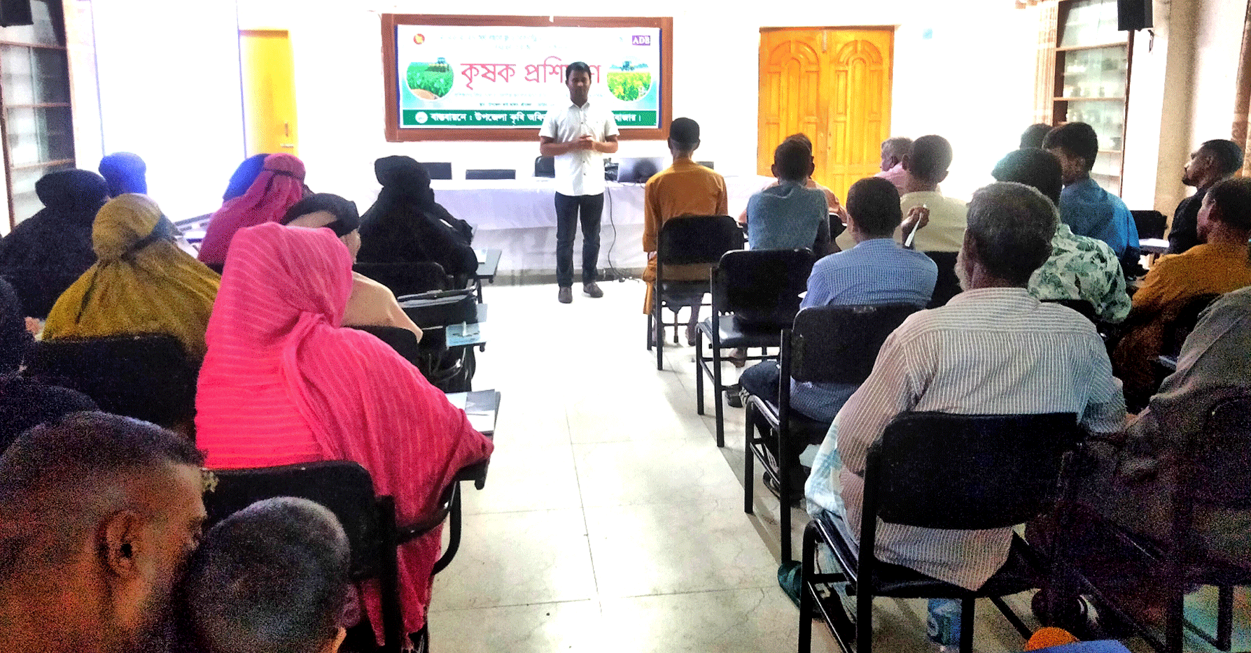 শ্রীমঙ্গলে ডাল ও তেলবীজ ফসলের আধুনিক উৎপাদন বিষয়ক দিনব্যাপী কৃষক প্রশিক্ষণ