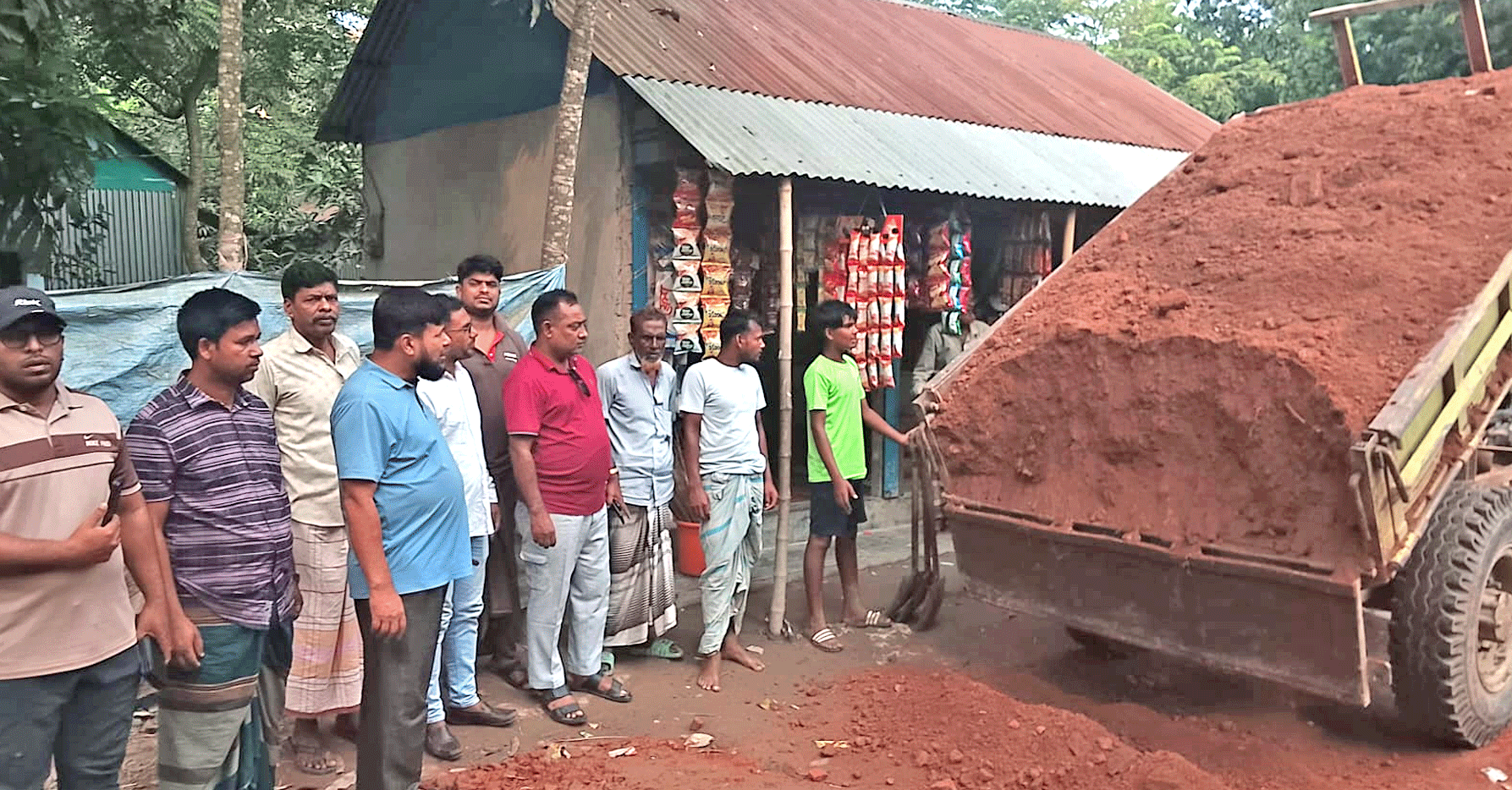 কুলিয়ারচরে নিজস্ব অর্থায়নে সড়ক মেরামত করে দিলেন উপজেলা ভাইস চেয়ারম্যান পদপ্রার্থী বিএনপি নেতা শহীদ উদ্দিন বাবুল