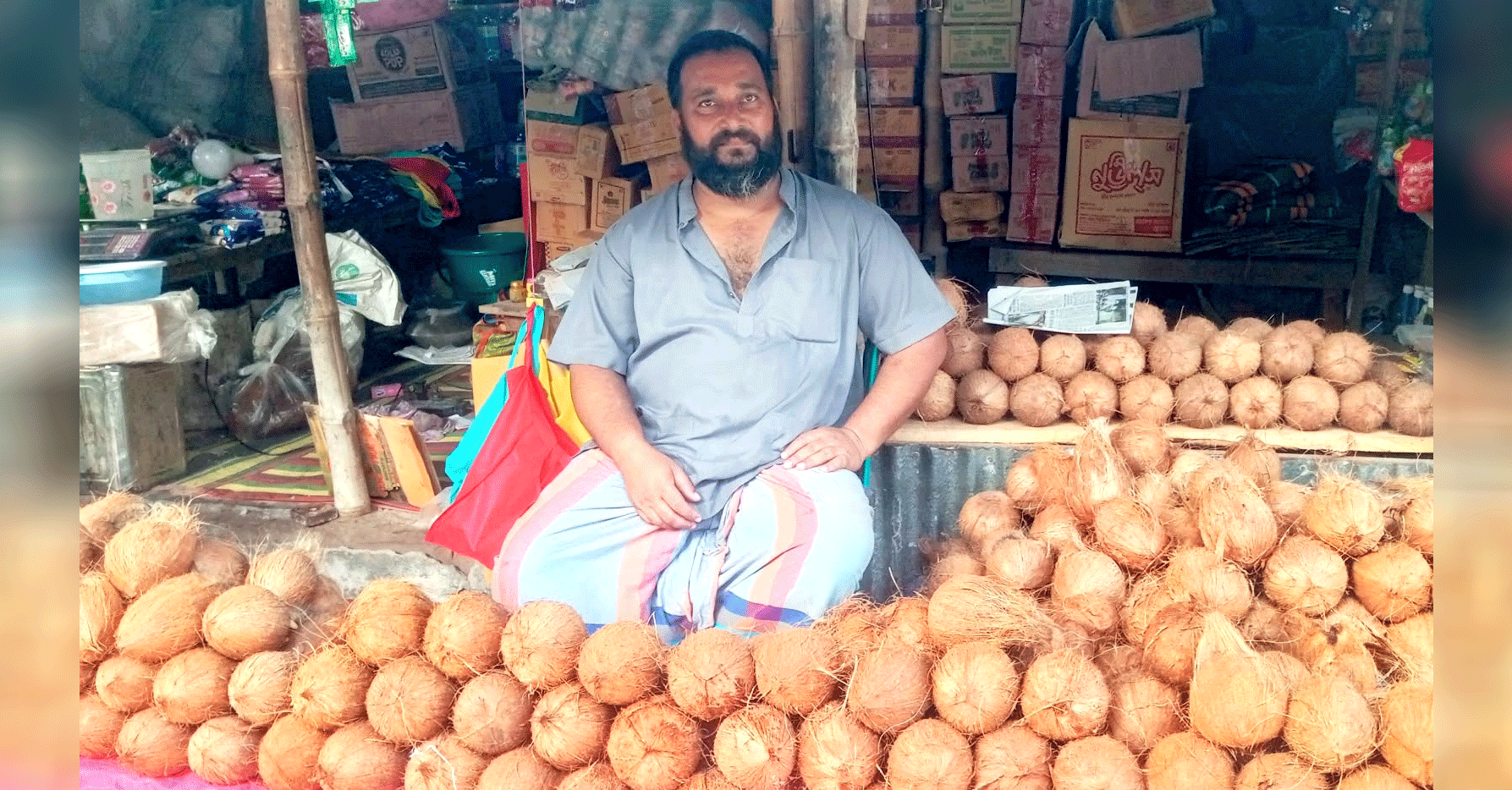 পাঁচবিবিতে পূজার নারিকেল-গুড় কেনার ধুম