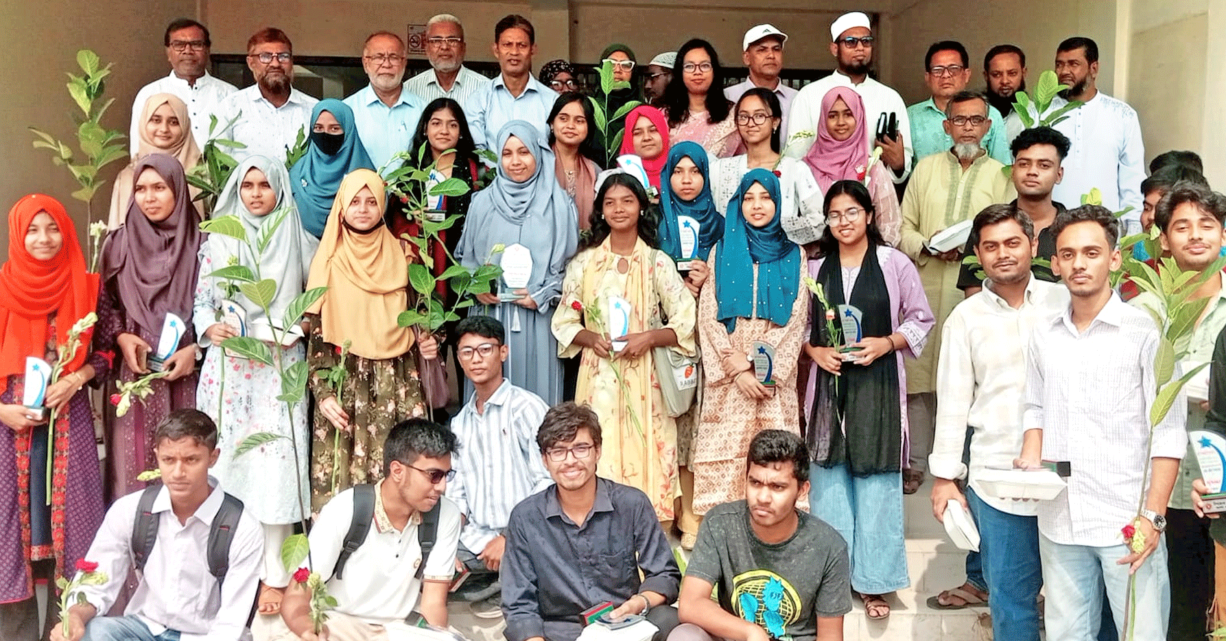 পাঁচবিবিতে মেধাবী শিক্ষার্থীদের সংবর্ধনা প্রদান