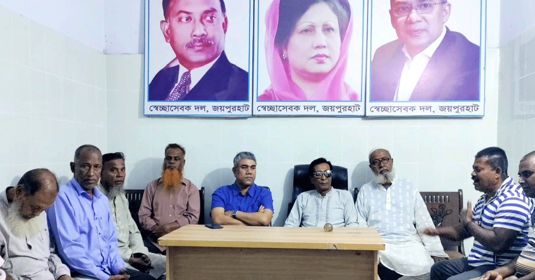 বিভাগীয় নেতা ওবায়দুর রহমান চন্দনের সঙ্গে আব্দুর রব বুলুর মতবিনিময়