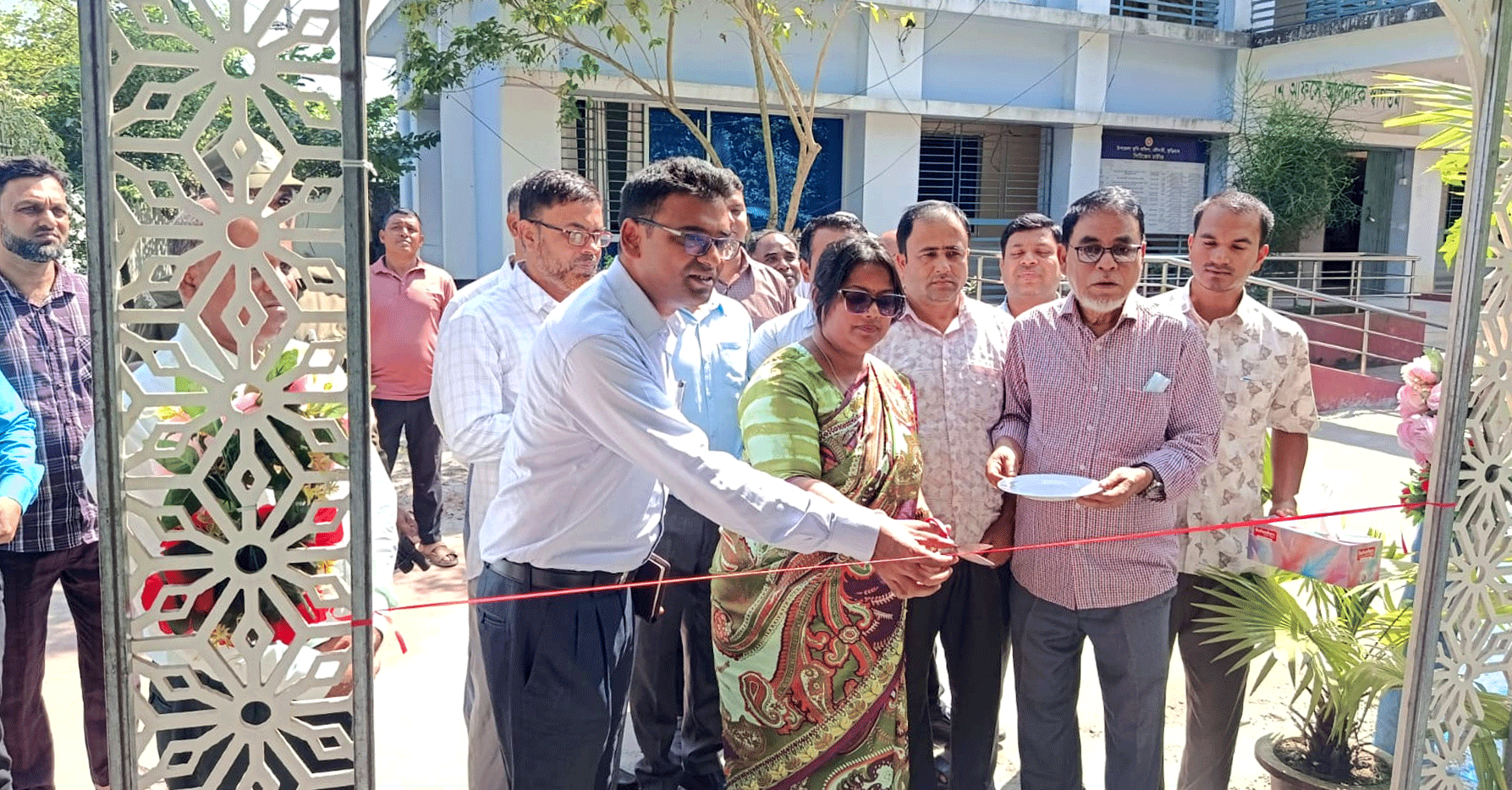 রৌমারী-রাজিবপুরে পূজামণ্ডপ ও বিভিন্ন অফিস পরিদর্শন করলেন জেলা প্রশাসক