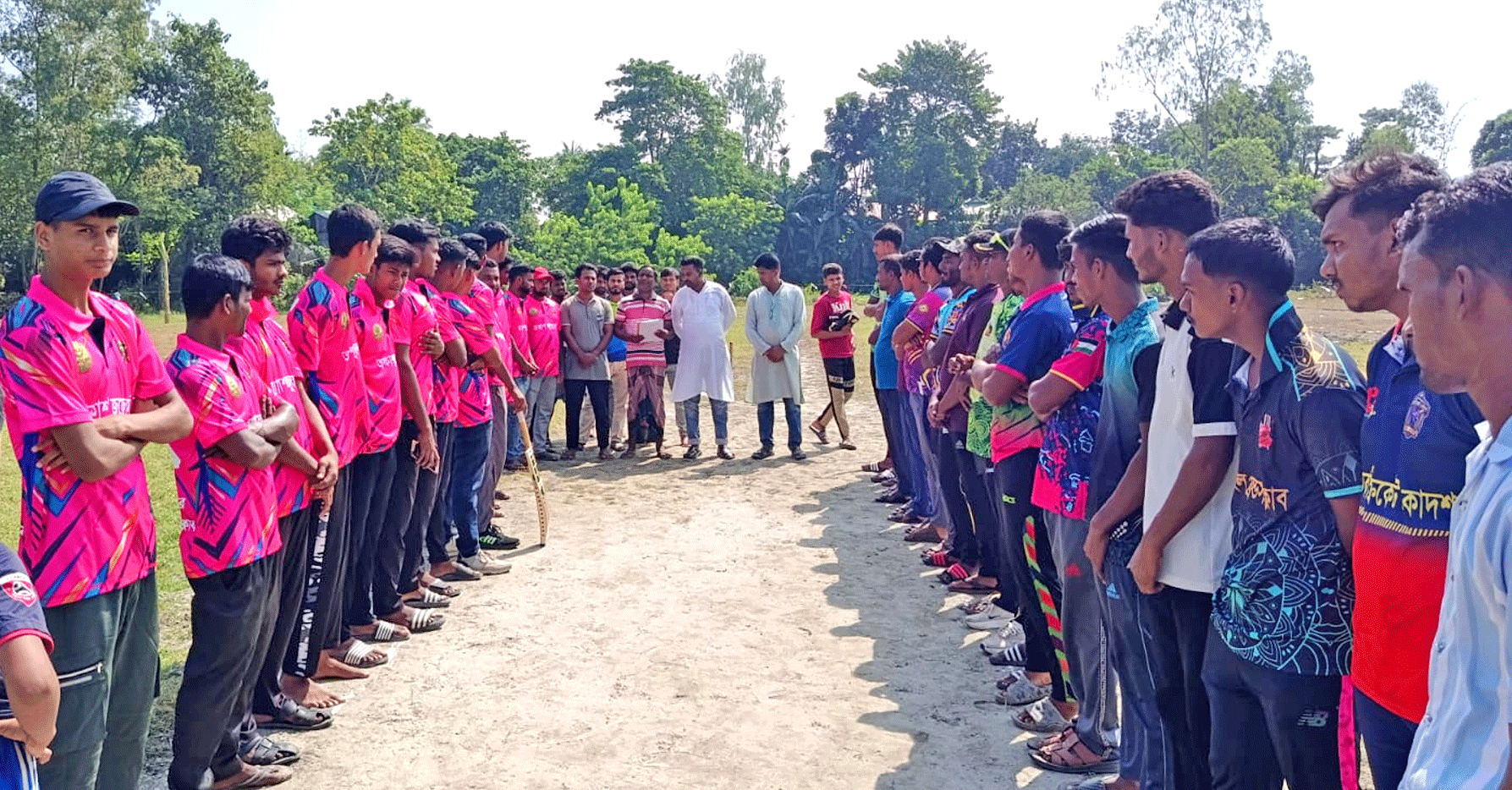 রৌমারীতে ক্রিকেট টুর্নামেন্টের ফাইনালে চ্যাম্পিয়ন পূর্ব কাউয়ার চর একতা স্পোর্টিং ক্লাব