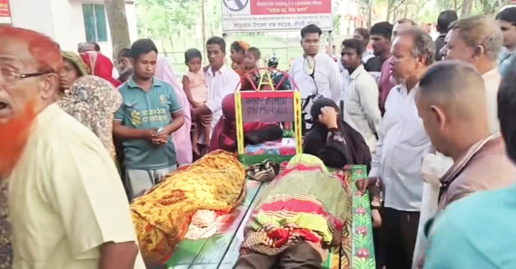 রৌমারীতে ট্রাক-অটোরিকশার মুখোমুখি সংঘর্ষে পরিবারের ৪ জনসহ নিহত ৫