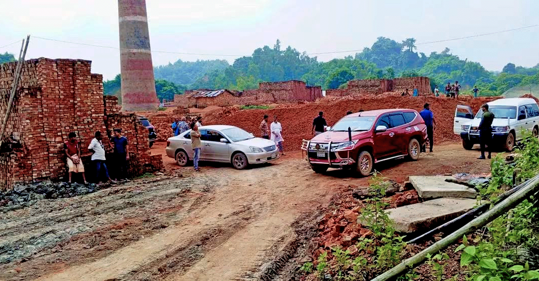 লামায় অবৈধ ইটভাটার বিরুদ্ধে ভ্রাম্যমাণ আদালতের অভিযান, ১৩ মামলায় ২৯ লাখ টাকা জরিমানা